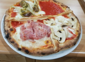 Al Giardino Pizzeria food