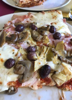 Karma Pizza Al Trancio food