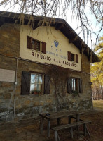 Rifugio Nassano outside