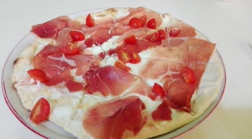 Pizzamania Pizzeria D'asporto Consegna A Domicilio food