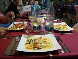 La Grotta food