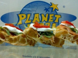 Planet Pizza food