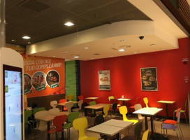 Mcdonald's Via Tolstoi inside