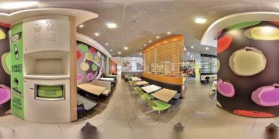 Mcdonald's Via Tolstoi inside