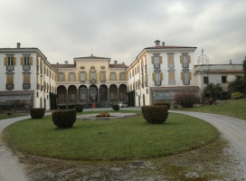 Villa Gromo outside