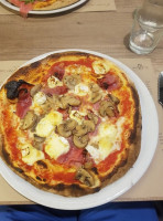 Trattoria Pizzeria Manzoni food