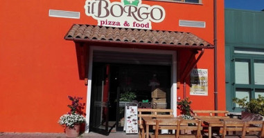 Il Borgo inside