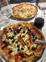 Pizzeria Visconti food