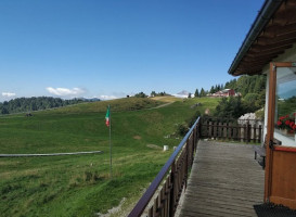 Rifugio Casari outside