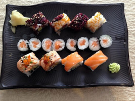 Stuzzi Sushi food