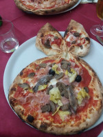 Al Timone- Pizzeria food