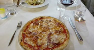 Pizzeria Pace food