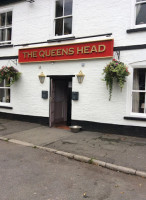 The Queen's Head outside