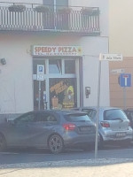 Speedy Pizza outside