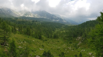 Rifugio Gattascosa outside