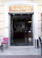 Gran Caffè Lupacchioli outside