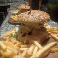 Saloon 4 Luglio food
