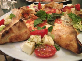 La Pizzeria Italiana food