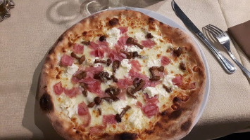 80 Voglia Pizzeria food