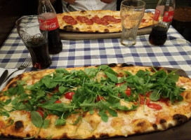 La Pizzaccia food