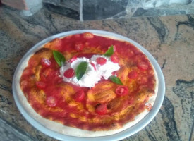 Pizza Mediterranea food