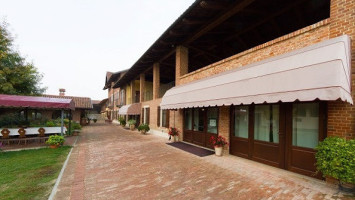 Agriturismo Cascina Serramena outside