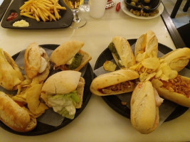 100 Montaditos food