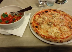 Pizzeria Trattoria Rosalba food