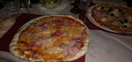 Pizzeria Riva Bianca food