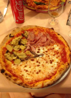 Pizzeria Scugnizzo food