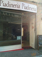 Piadineria Caveja outside