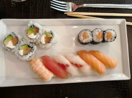 I-sushi food