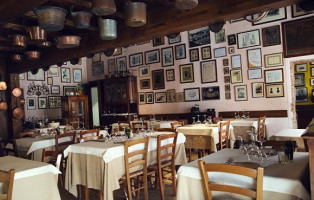 Osteria Della Darsena inside