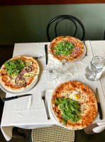 Mar Rosso Pizzeria food