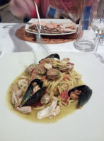 Lo Scoglio food