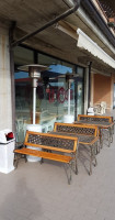 Gelateria La Voglia outside