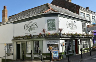 The Grapes Alehouse Kitchen outside