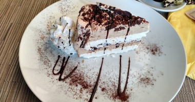 Lake Pub food