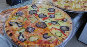 Pizza Away Di Stresa food