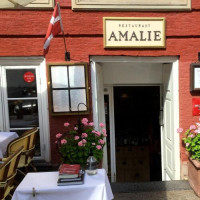 Amalie inside