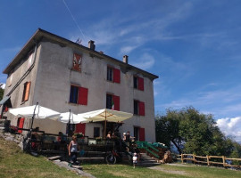 Rifugio Prabello outside