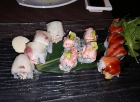 Taku Risto Sushi food