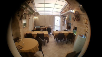 Trattoria La Botte inside