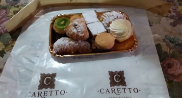 Pasticceria Caretto inside