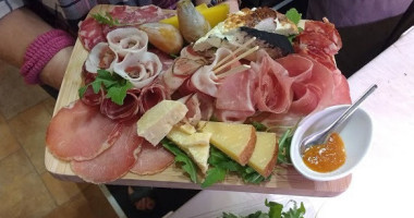 Salumeria Enoteca Peraino food