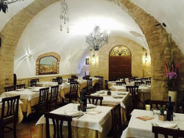 Dentro Le Mura Pizzeria Trattoria food