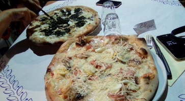 Copacabana Pizzeria food