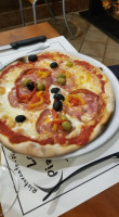 La Pizzeria food