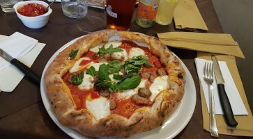 Il Quinto Pizze E Delizie food