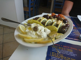 Benny's Taverna Greca food